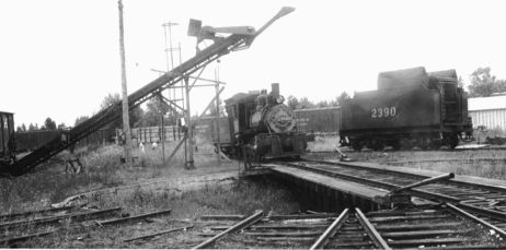 M&LS turntable at Old Manistique
